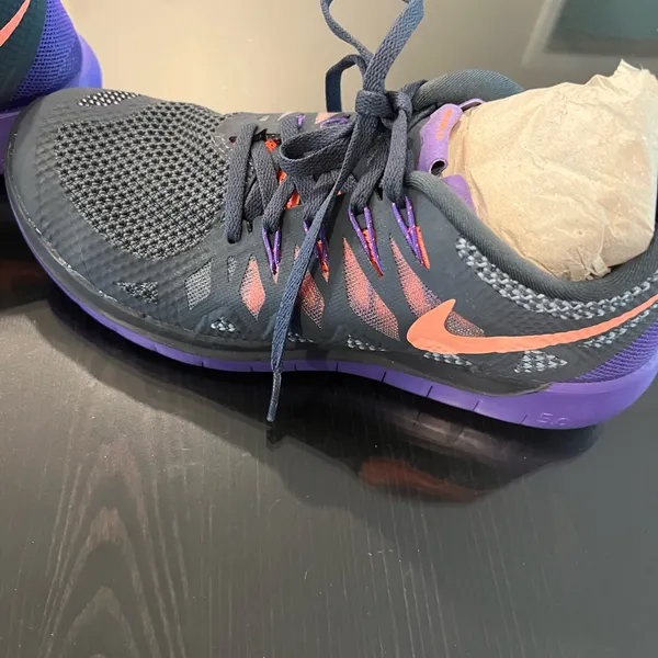 Nike sneaker - Image 2