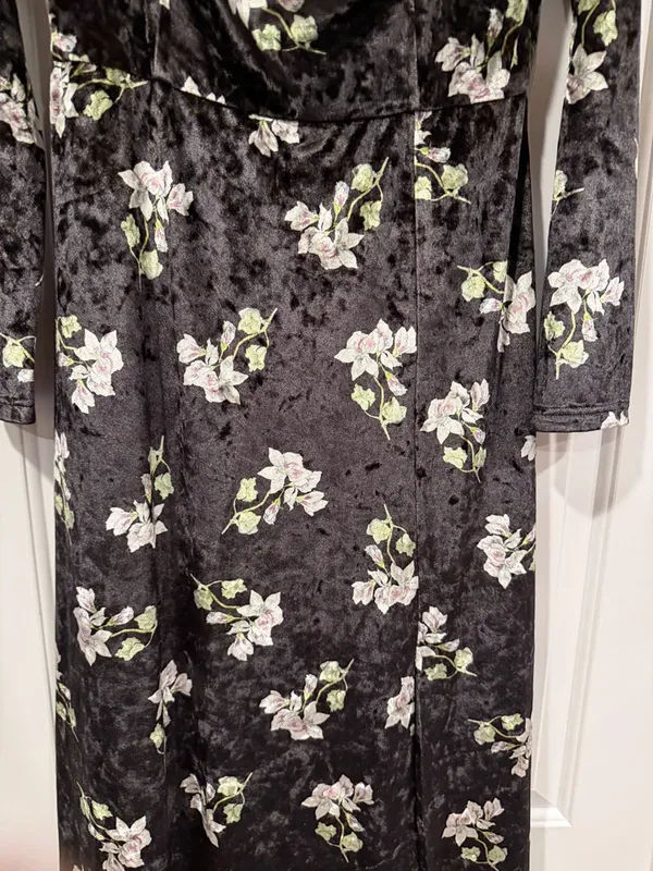 Hutch Black Velvet Floral Midi Dress with Square Neck‎ large nwt - Image 3