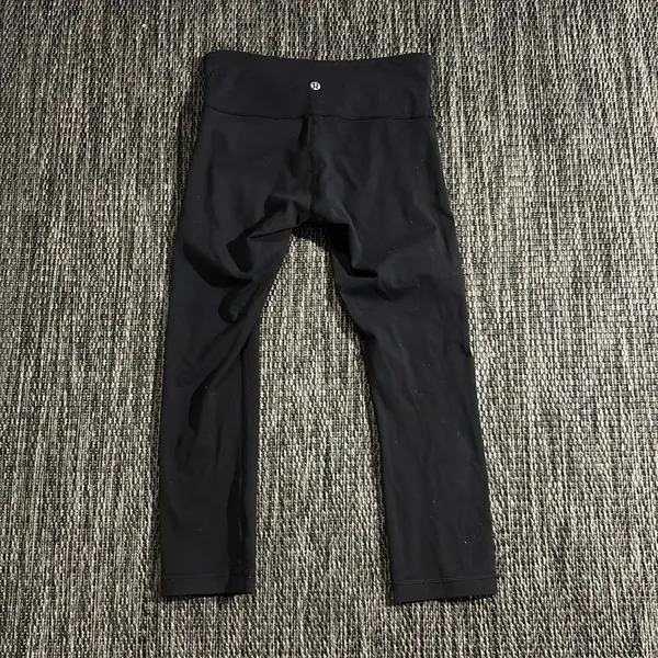 Lululemon Wunder Under Crop Compressive Leggings size 4 - Image 2
