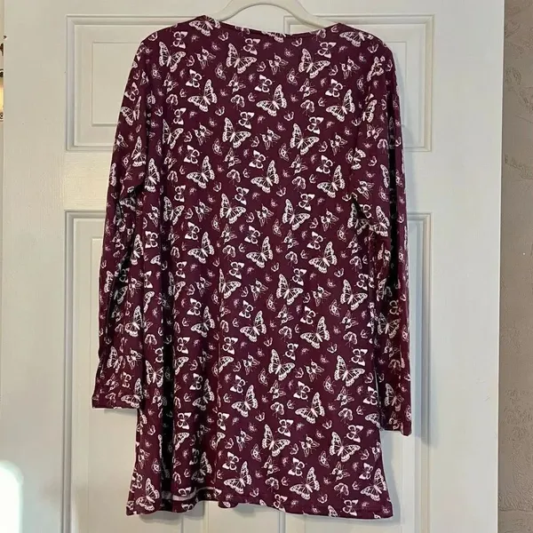 NWT Yak & Yeti Butterfly Long Sleeve Tunic Small - Image 4