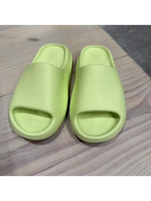 Yeezy Slides - Image 2