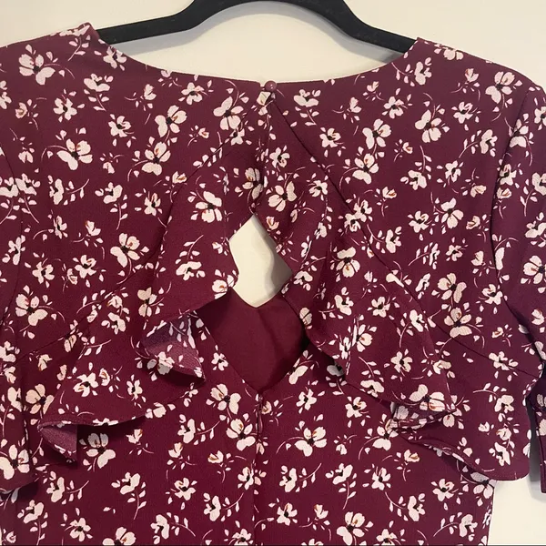 Charlotte Russe Maroon and White Floral Fit and Flare Ruffle Dress Size Medium - Image 8
