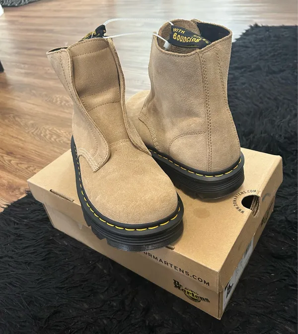 DR MARTENS Zebzag laceless leather boots shoes women’s 9 new - Image 6