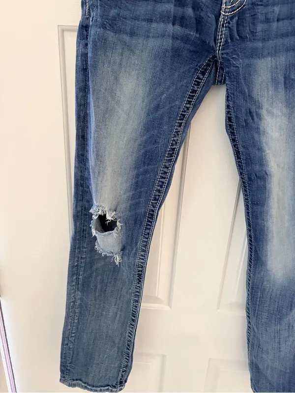 Miss Me Distressed Skinny Jeans in Blue Wash - Image 4