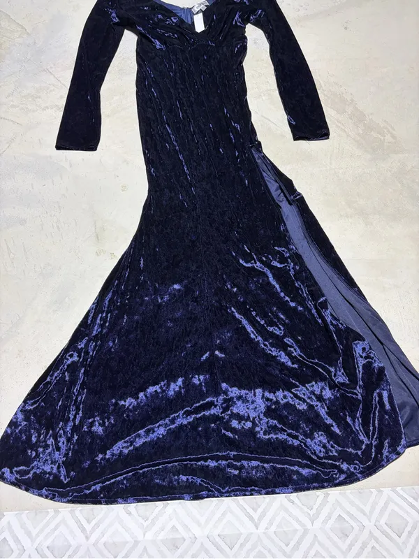 Maniju Baltic born NWT crushed Velvet Long-Sleeve V-Neck Dress Medium - Image 2
