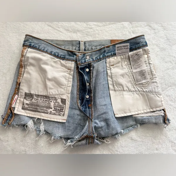 Levi’s 501 Distressed Denim Shorts Light Wash Frayed Hem Button Fly - Image 4
