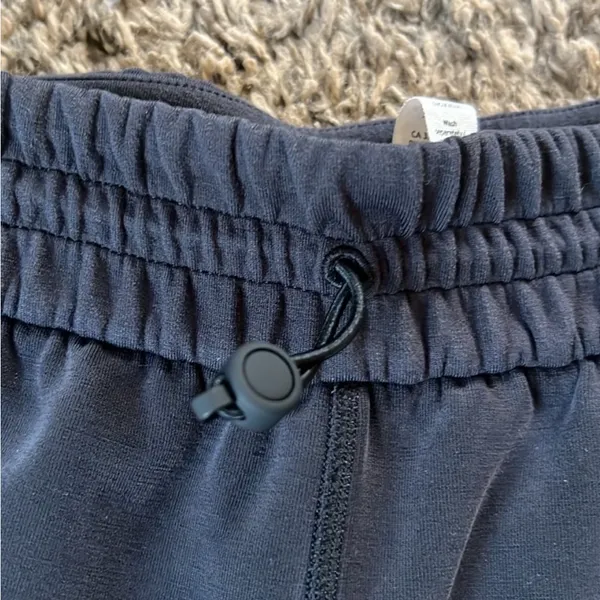 Lululemon Softstreme High-Rise Straight Leg Crop - Image 7