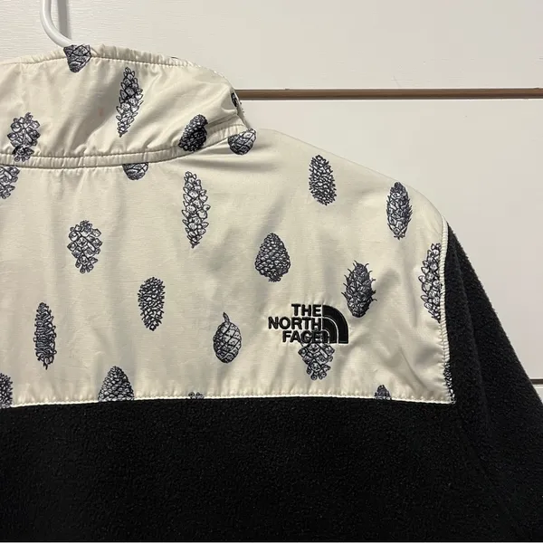 The North Face 1/2 Zip Fleece Patterned Pine-cone Jacket - Image 4