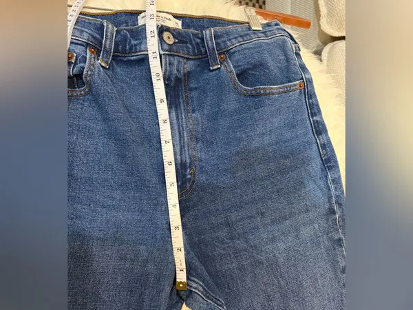 Abercrombie & Fitch Mid Wash Ankle Straight Leg Jeans Ultra High Rise 30” Tall - Image 9
