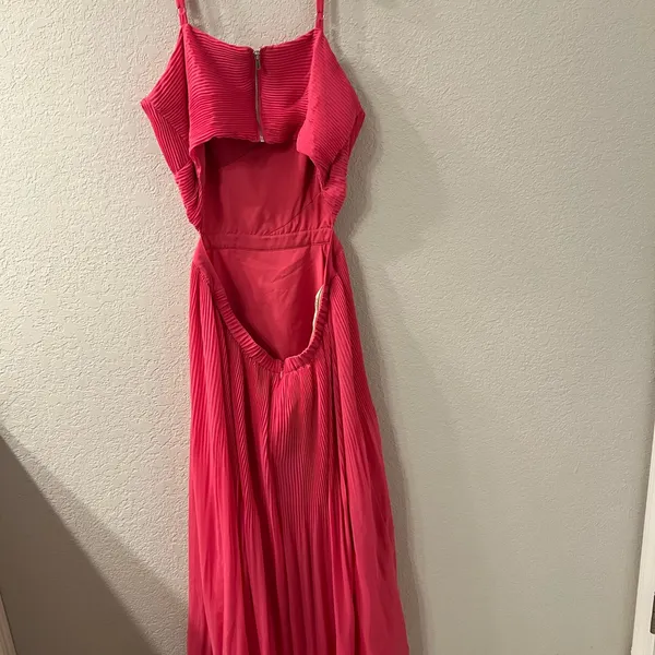 Ali & Jay For the gram fuchsia cut out‎ pleated midi - Image 2