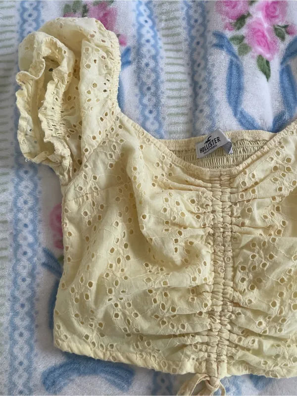 Hollister Pale Yellow Eyelet Ruched Drawstring Crop Top - Image 2