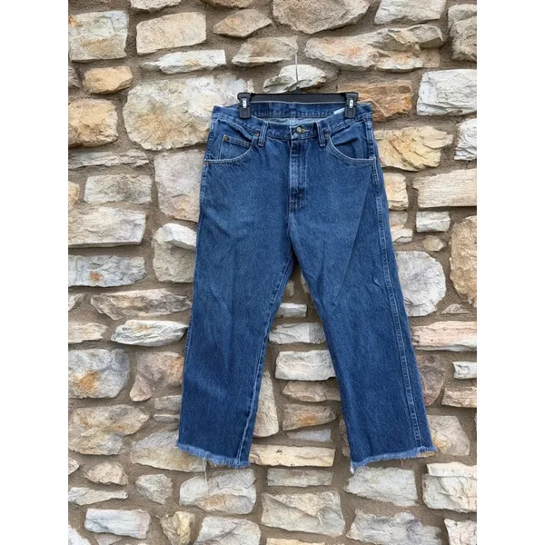 Wrangler Blue Relaxed Straight Jeans raw hem 32x32 - Image 3