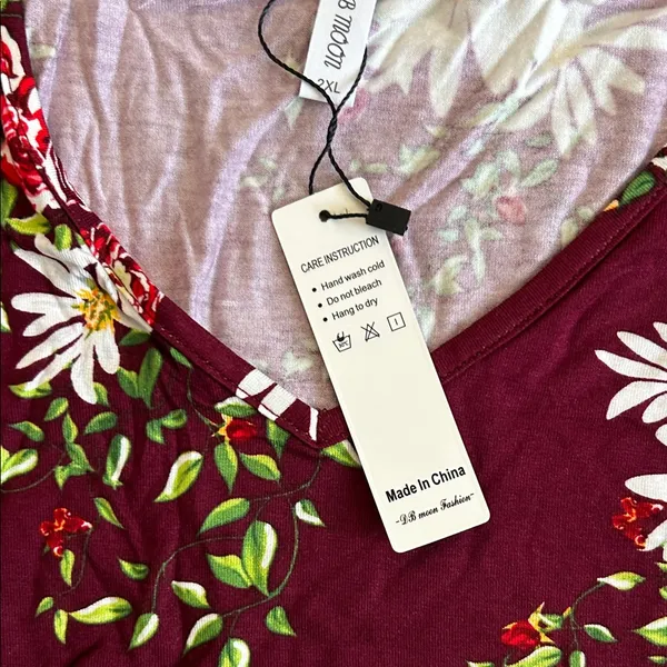 Elegant Floral Dress in Burgundy - Image 4