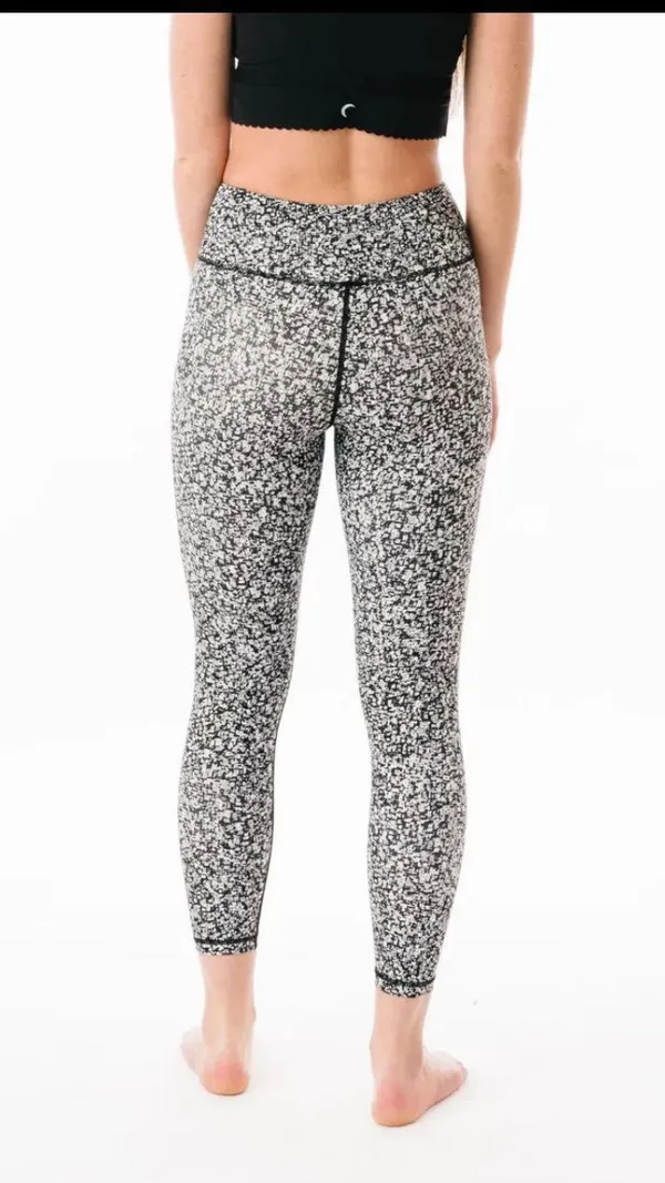 (NWT) Black Mosaic Soft n Snug Mid-Rise 7/8 24", Large (8-10) - Image 5