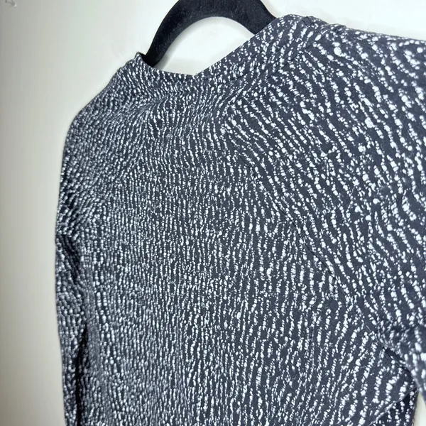 Lululemon Size 6 Runderful Long‎ Sleeve Knotted Jacquard Black White Running Gym - Image 10