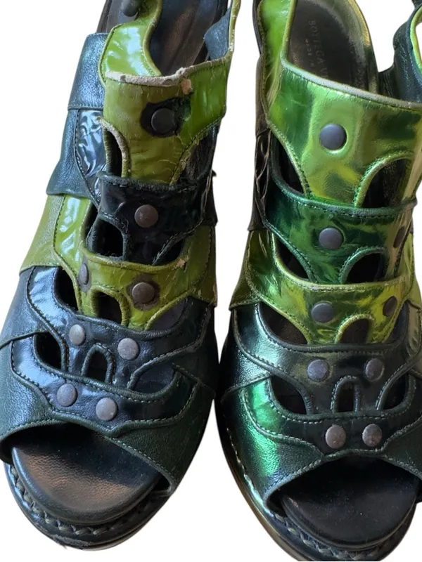 Bottega Veneta Green Leather Cutout Platform Heels EU 38 Rare Archive COA in FUC - Image 12