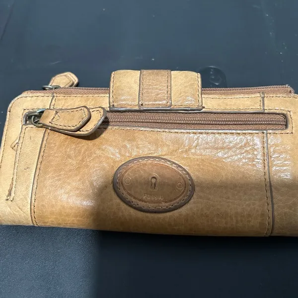 Fossil Tan Leather Accent - Image 11