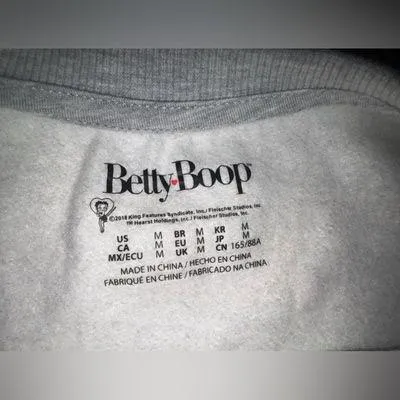 2018 Grey Betty Boop Crewneck sweatshirt Size M Womens - Image 3