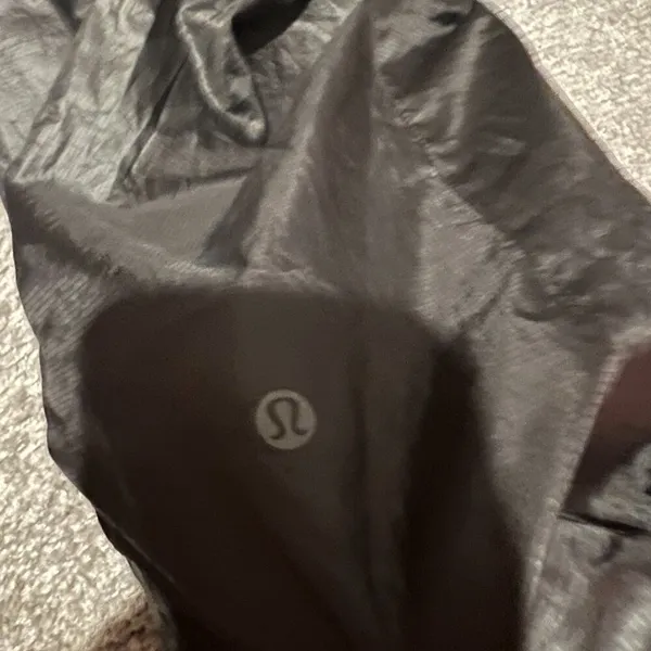 Lululemon black packable windbreaker raincoat s/m‎ - Image 8