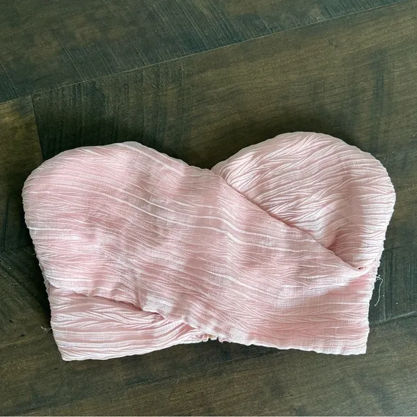 Revolve Pink Crop Top - Image 9