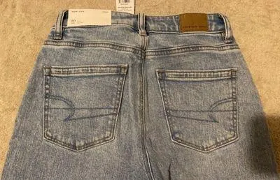 American Eagle Mom Light Wash Jeans - Image 7
