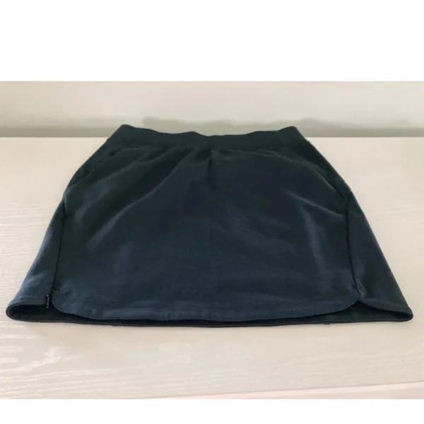 Columbia Black Mini Skirt XS Side Zip Pockets Athleisure Outdoor - Image 4