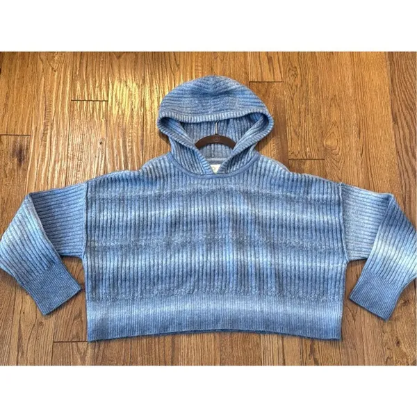 Offline by aerie ribbed ombre cropped blue sweater size xl - Image 7