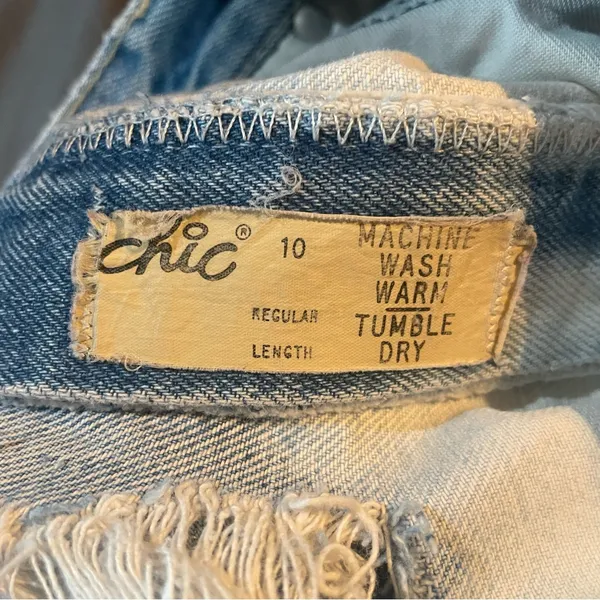 Chic Ombre dip dye ripped blue white denim jean shorts size 2 frayed hem - Image 10