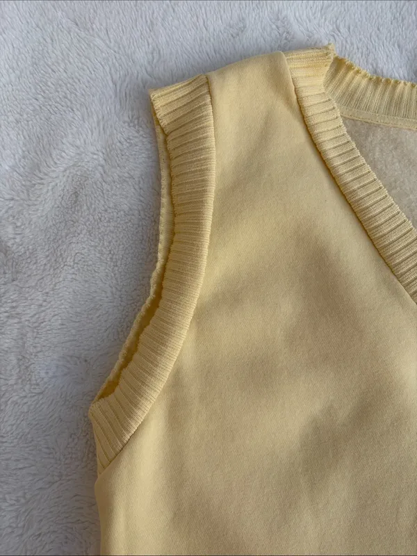 Zara Pale Yellow V-Neck Sleeveless Knit Crop Top/Vest. Size M - Image 4