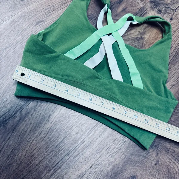 Green sports bra cross back strappy contrast sz S yoga pilates stretch - Image 3