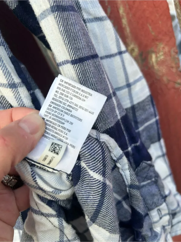 American Eagle Boyfriend fit Blue and White Plaid Button-Up Shirt - size large - Image 6