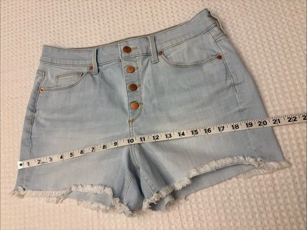 Universal Threads 10/30 High Rise Midi Light Blue Button-Fly Denim Cut Off Shorts - Image 12