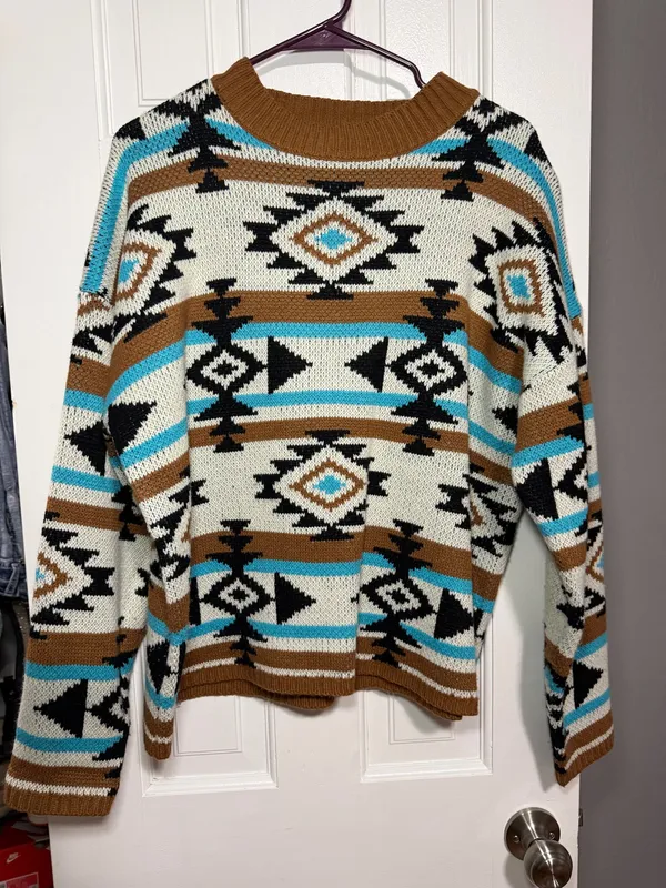 Savanna Jane Aztec/ Southwestern Sweater Size Small. - Image 3