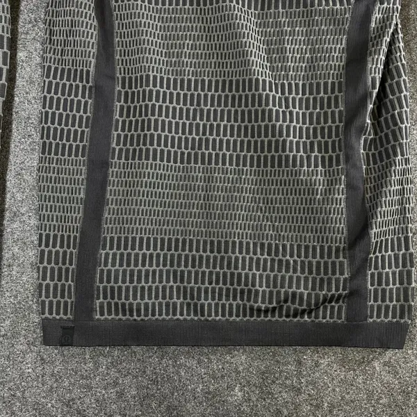 Lululemon Rest Less Pullover Long Sleeve Top Black Grey Honeycomb Size 6 - Image 11
