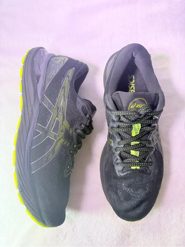 Asics Black Running Shoe with Neon Green Accents - Image 5