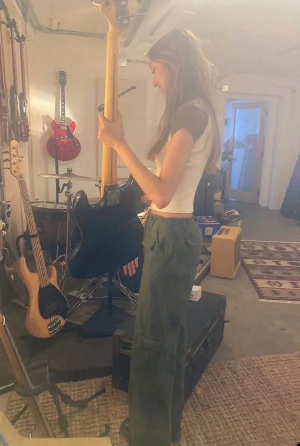 Brandy Melville Green Cargo Kim Pants - Image 6