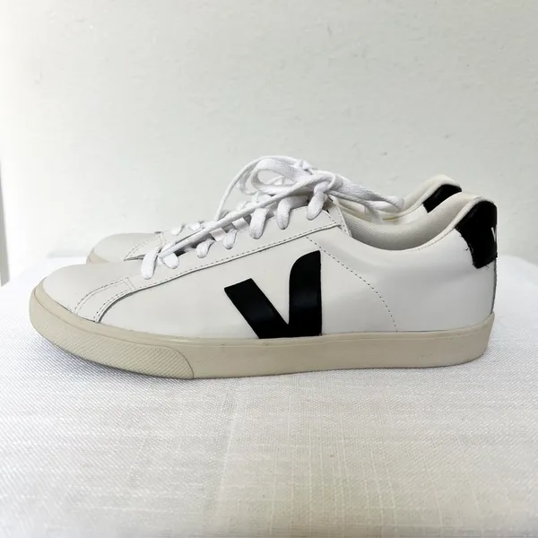 Veja Esplar Sneakers in Black & White - Image 2