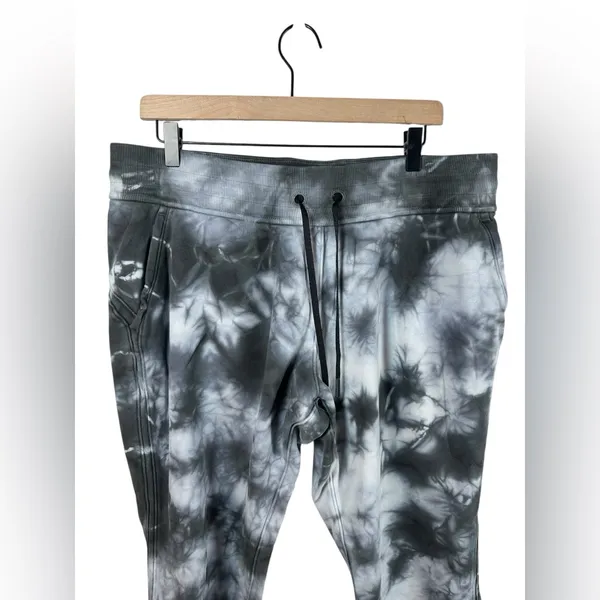 Lululemon Warm Down Jogger 14 Earth Dye Stone Black Tie‎ Dye Sweatpants - Image 5