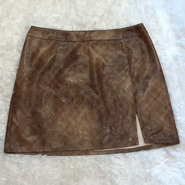Altar’d State Winnie‎ Plaid Faux Leather Minnie Skirt Brown Large - Image 2