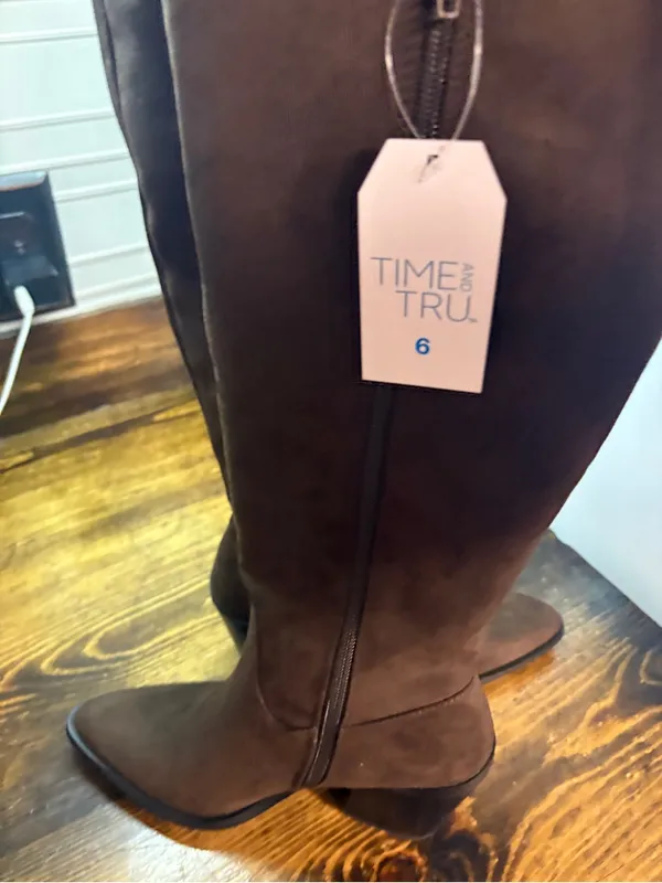Time And Tru Brown Suede Fringe Boots Size 6 - Image 4