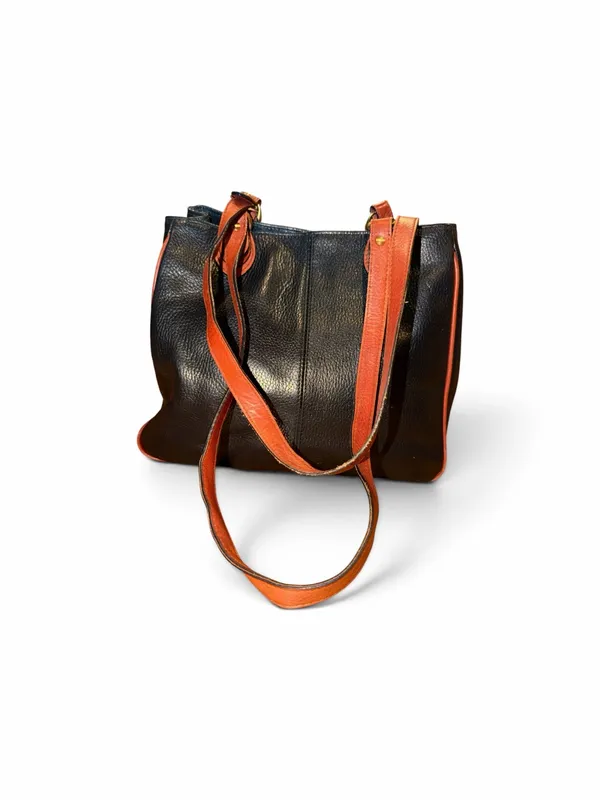 Vintage Etienne Aigner Black Shoulder Bag with Orange Trim - Image 2