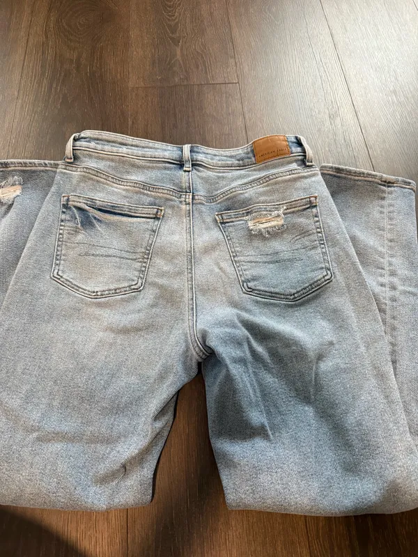 American Eagle Mom Jeans - Image 2