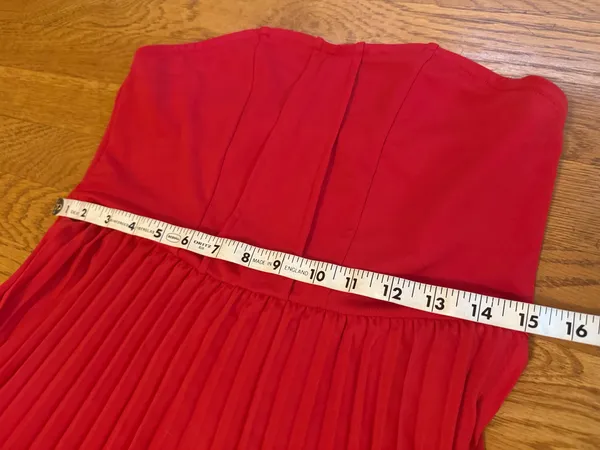 NWOT Red Pleated Tube Midi Dress size M - Image 10