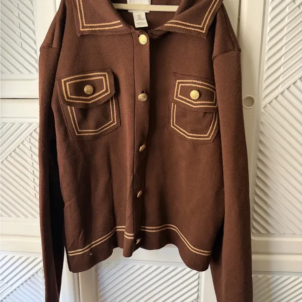 H&M Women's Brown Button-Front Jacket with Contrast Stitching - Image 3