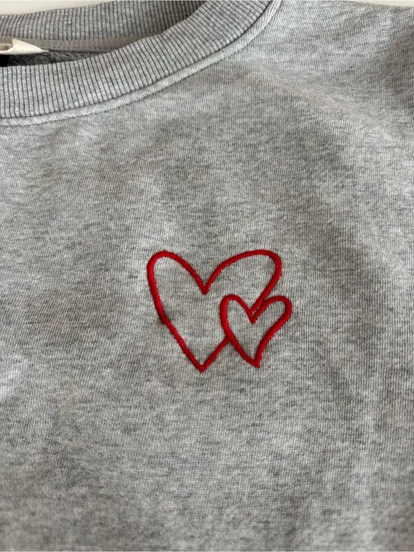 Universal Thread Gray Embroidered Heart Bubble Hem Cropped Crewneck Sweatshirt L - Image 9