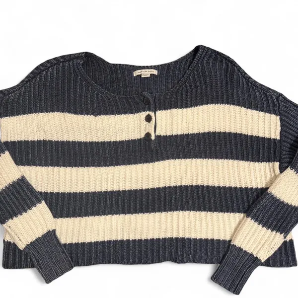 Women’s Sweater ✦ Open To All Offers ✦ Bundle Measurements: Used Excellent Condition Women’s American Eagle White Casual Long Sleeve Sweater XS ——— TAGS ——— #Light #Formal #Casual #Cream #AmericanEagle - Image 2