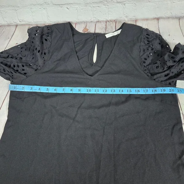 Lush Black Women's V-Neck Top with Lace Sleeves L NWOT‎ - Image 6