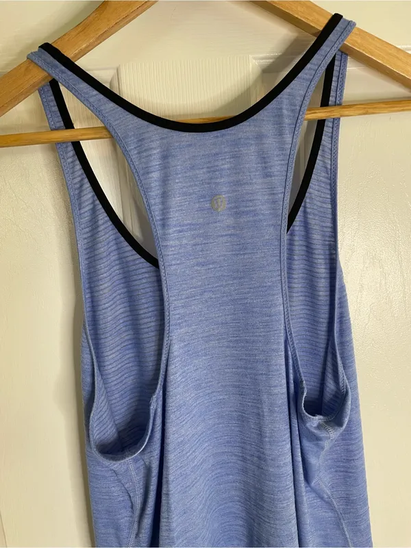 Lululemon Athletica Lightweight Blue Racerback Tank Top Size Medium - Image 4