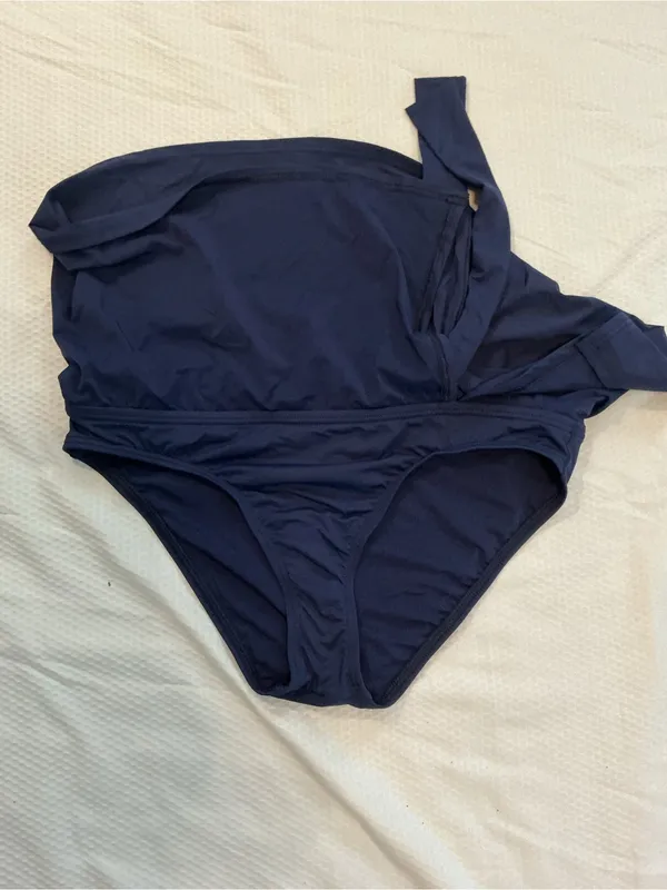 Tommy Bahama Navy Tie-Waist Skort Shorts - Image 4