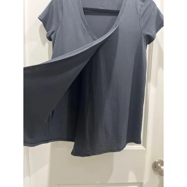 Lululemon Knot A Problem Tee Short Sleeves in Black Sz 4 / 6 - Image 5